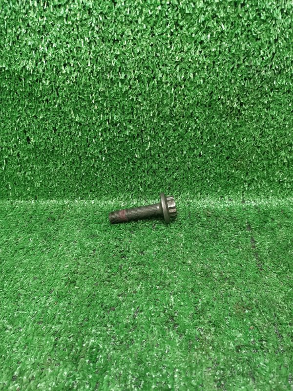 Болт Volkswagen Passat B6 (б/у)