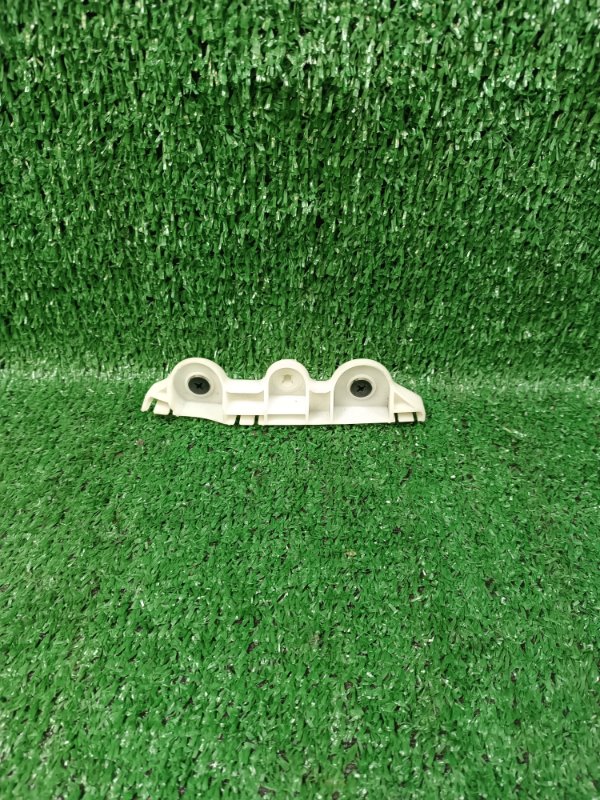 Крепление бампера Mitsubishi Outlander CW5W переднее правое (б/у)