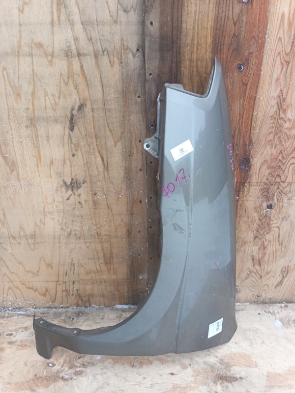 Крыло Mazda Demio DW3W переднее левое (б/у)