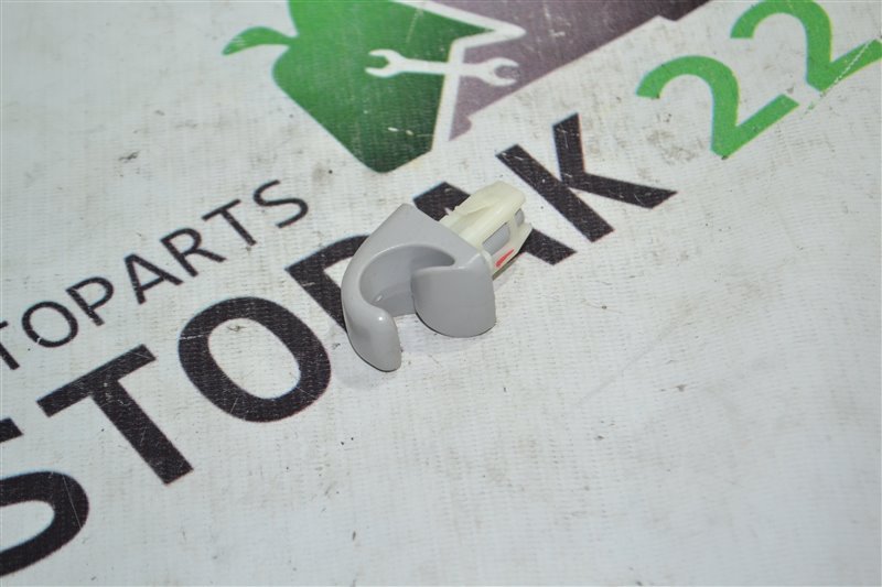 Крепление солнцезащитного козырька Toyota Corolla NZE121 1NZ 2001 (б/у)