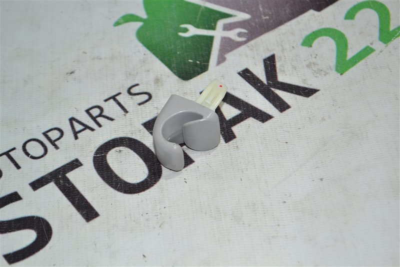 Крепление солнцезащитного козырька Toyota Corolla NZE121 1NZ 2002 (б/у)