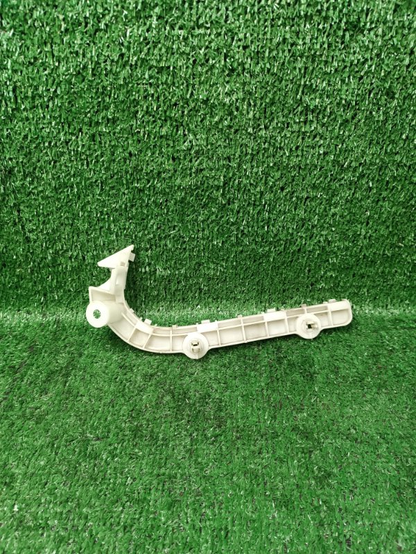 Крепление бампера Mitsubishi Outlander CW5W переднее правое (б/у)