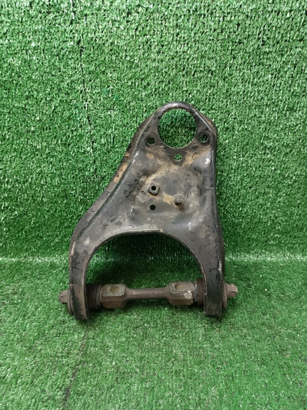 рычаг Isuzu Bighorn UBS25 F L б/у верхний