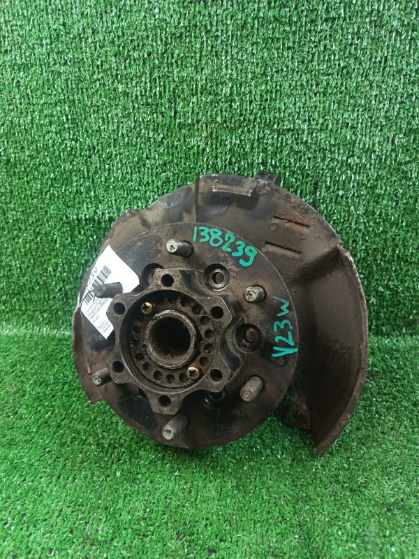 Ступица Mitsubishi Pajero V23W передняя левая (б/у)