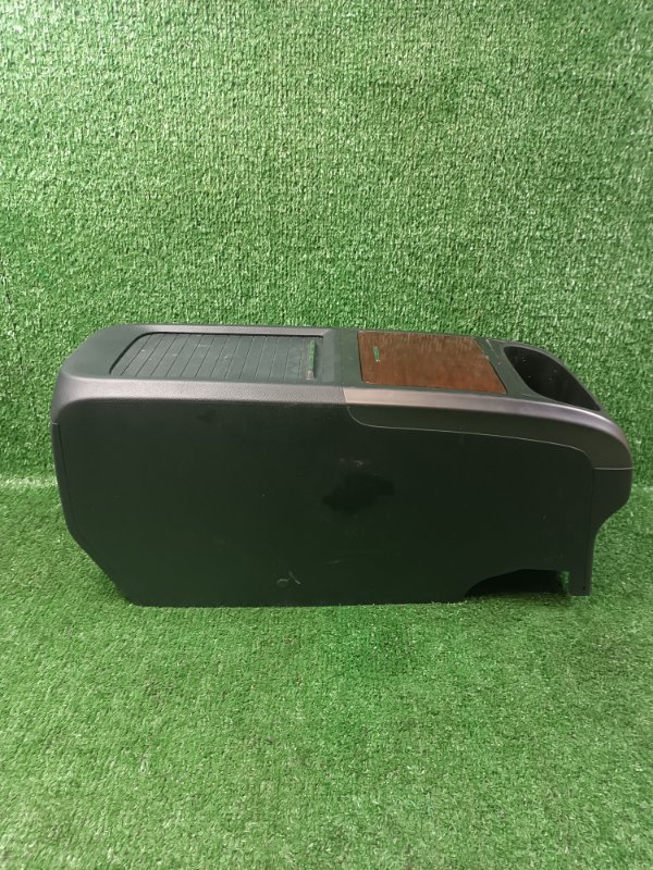 Бардачок между сиденьями Honda CR-V RE4 K24A 2007 (б/у)