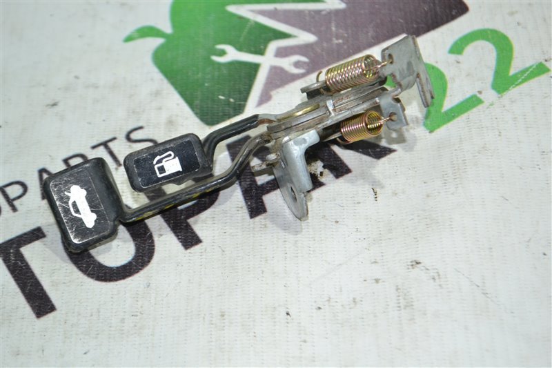 Ручка открывания лючка бензобака Toyota Toyota Corolla/Fielder/Allex/Runx NZE/ZZE120/121/122/123/124 (б/у)