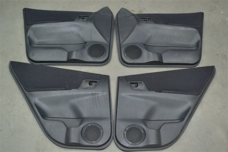 Обшивка дверей (Комплект) Toyota Corolla Spacio NZE121 1NZ 2002 (б/у)