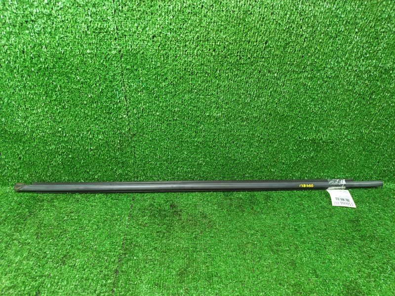 Молдинг стекла Toyota Wish ZGE21 3ZR-FAE 2009 задний правый (б/у)