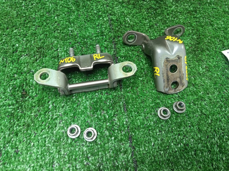 Петля двери Nissan Dualis NJ10 MR20DE 2007 задняя левая (б/у)