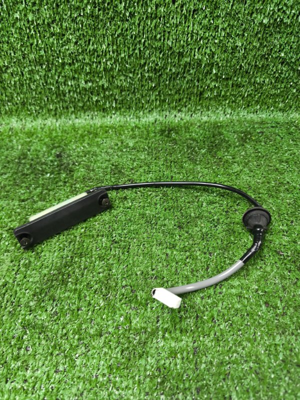 Кнопка открывания багажника Toyota Camry ACV40 2AZFE 2006 (б/у)