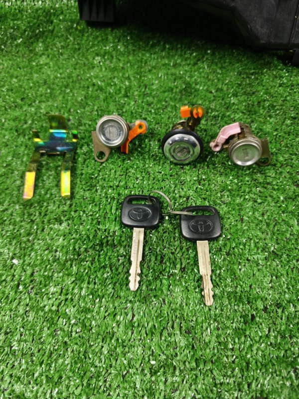 Личинка замка Toyota Carina AT212 5AFE 1998 (б/у)