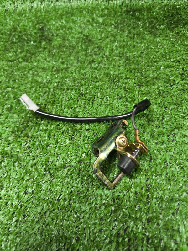 Скоба замка багажника Toyota Carina AT212 5AFE 1998 (б/у)