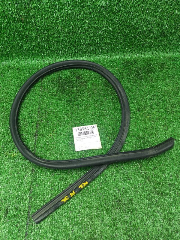 Уплотнительная резинка двери Toyota Camry Gracia SXV20 5S-FE 2000 задняя левая (б/у)