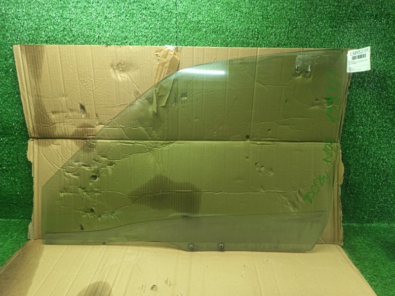 Стекло двери Suzuki Escudo TD02W G16A 1998 переднее левое (б/у)