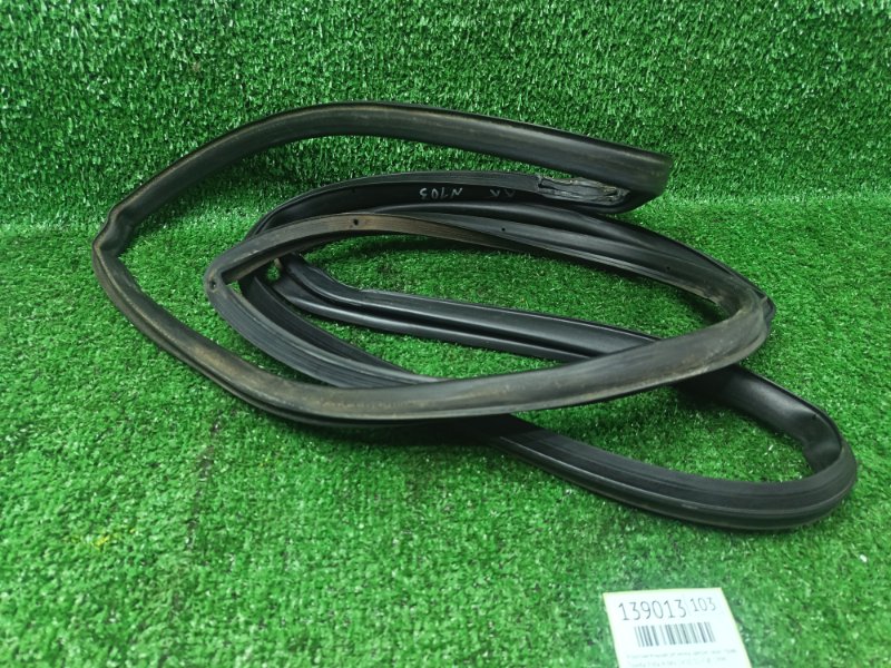 Уплотнительная резинка двери Toyota Vista Ardeo SV50 3S-FSE 1999 задняя правая (б/у)