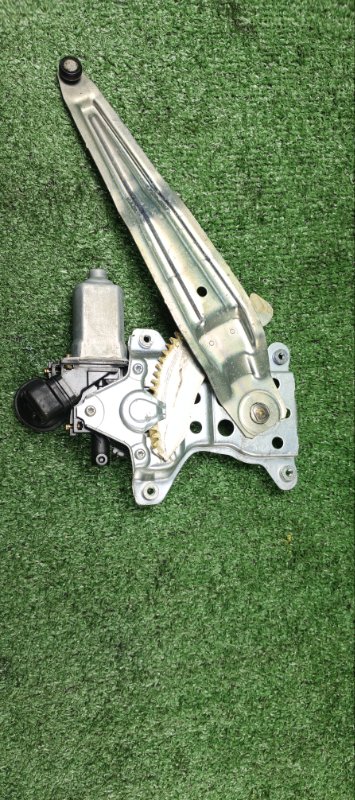 Стеклоподъемник Toyota Premio ZZT240 1ZZ-FE 2003 задний правый (б/у)