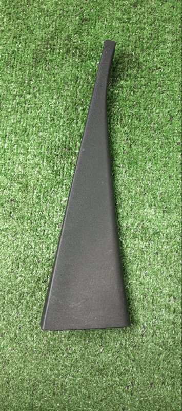 Уголок двери Toyota Wish ZGE21 3ZR-FAE 2009 задний левый (б/у)