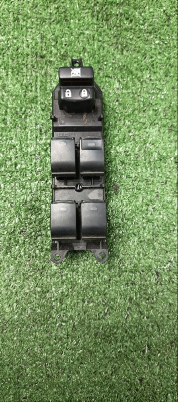 Блок управления стеклоподъемниками Toyota Wish ZGE21 3ZR-FAE 2009 передний правый (б/у)