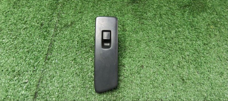 Кнопка стеклоподъемника Subaru Forester SF5 EJ201 2001 передняя левая (б/у)