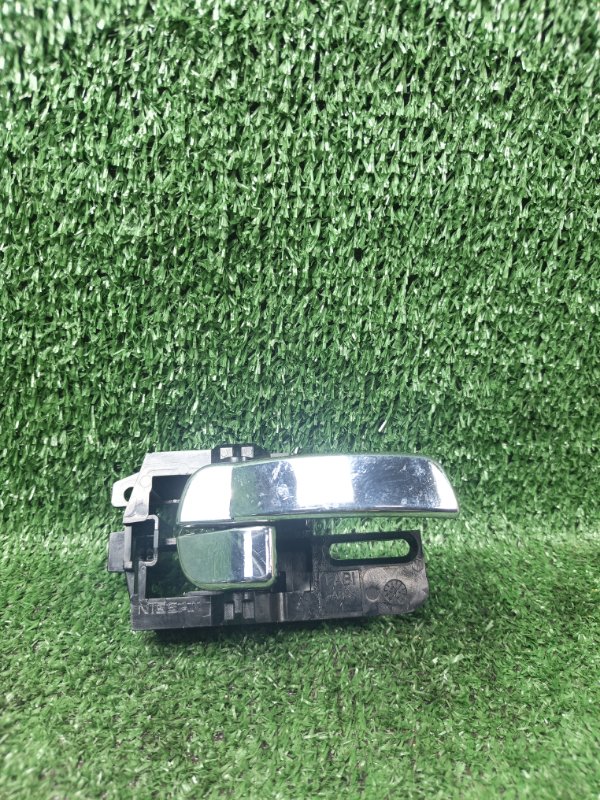 Ручка двери внутренняя Nissan Dualis NJ10 MR20DE 2007 передняя правая (б/у)