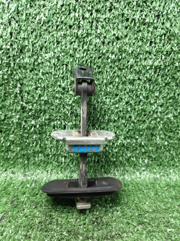 Ограничитель двери Nissan Dualis NJ10 MR20DE 2007 задний правый (б/у)