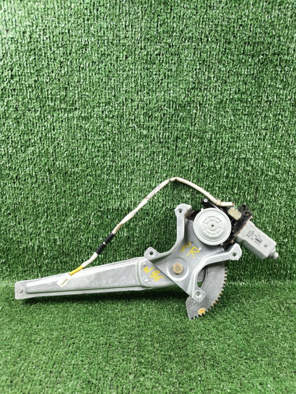 Стеклоподъемник Mazda Premacy CP8W FP 2003 задний правый (б/у)