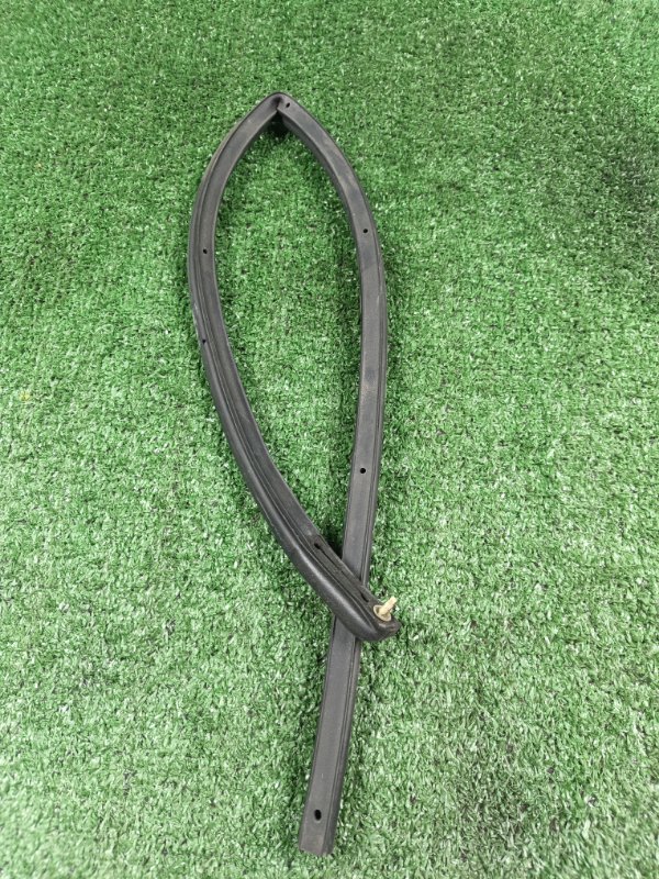 Уплотнительная резинка двери Toyota Camry Gracia SXV20 5S-FE 2000 передняя правая (б/у)