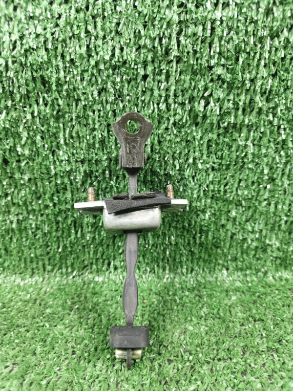 Ограничитель двери Toyota Camry Gracia SXV20 5S-FE 2000 задний правый (б/у)