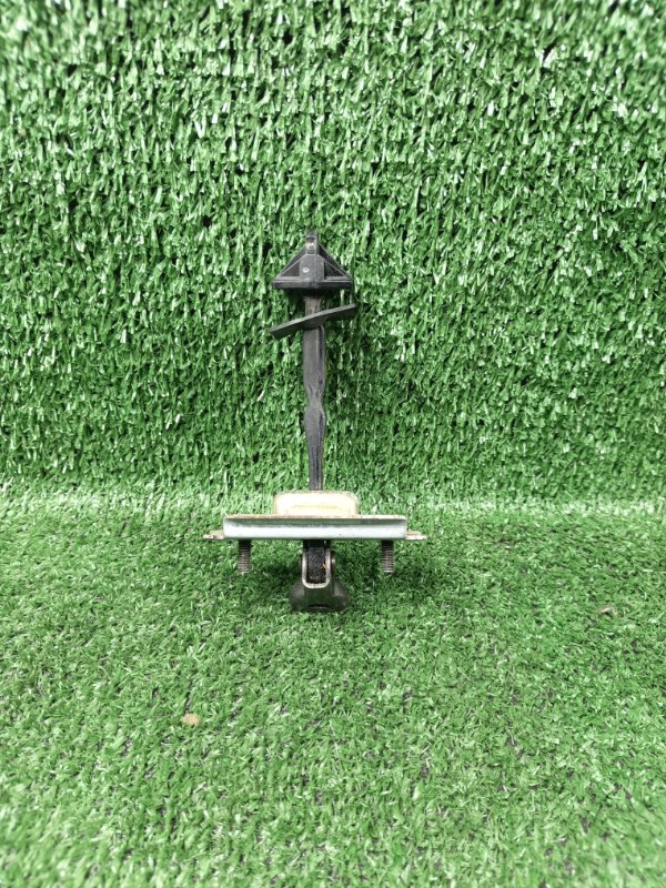 Ограничитель двери Mazda Premacy CP8W FP 2003 задний левый (б/у)