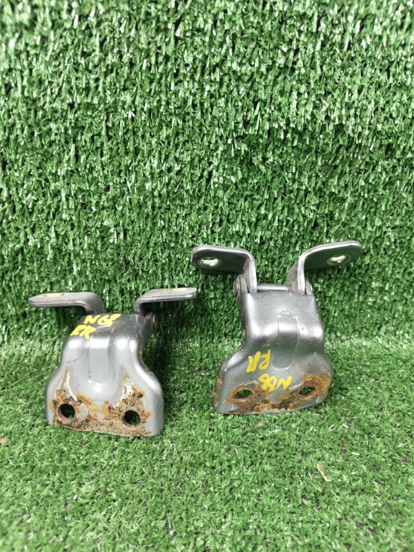 Петля двери Mazda Premacy CP8W FP 2003 задняя правая (б/у)