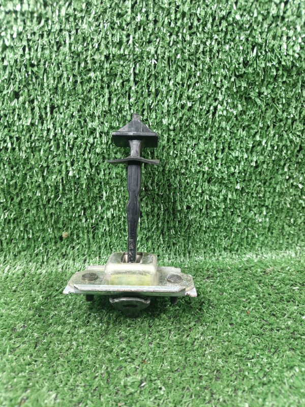 Ограничитель двери Mazda Premacy CP8W FP 2003 передний левый (б/у)