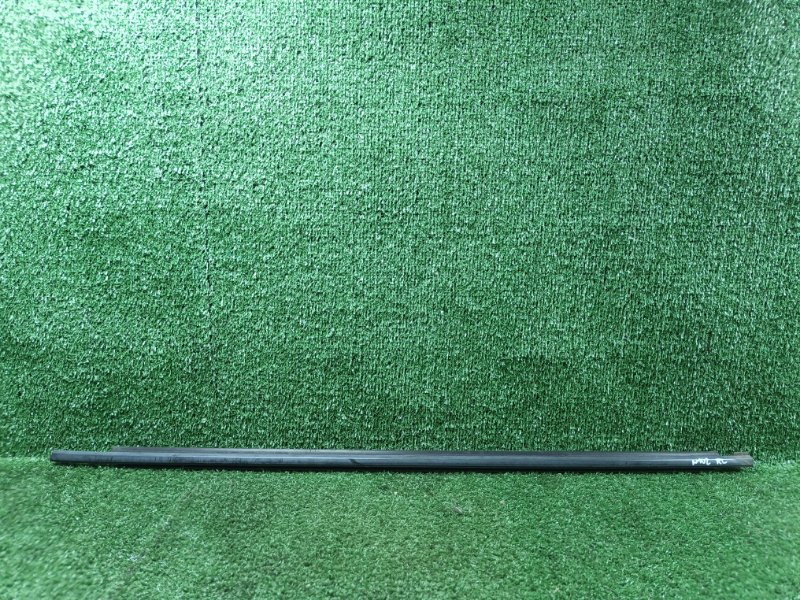 Молдинг стекла Toyota Wish ZGE21 3ZR-FAE 2009 задний левый (б/у)