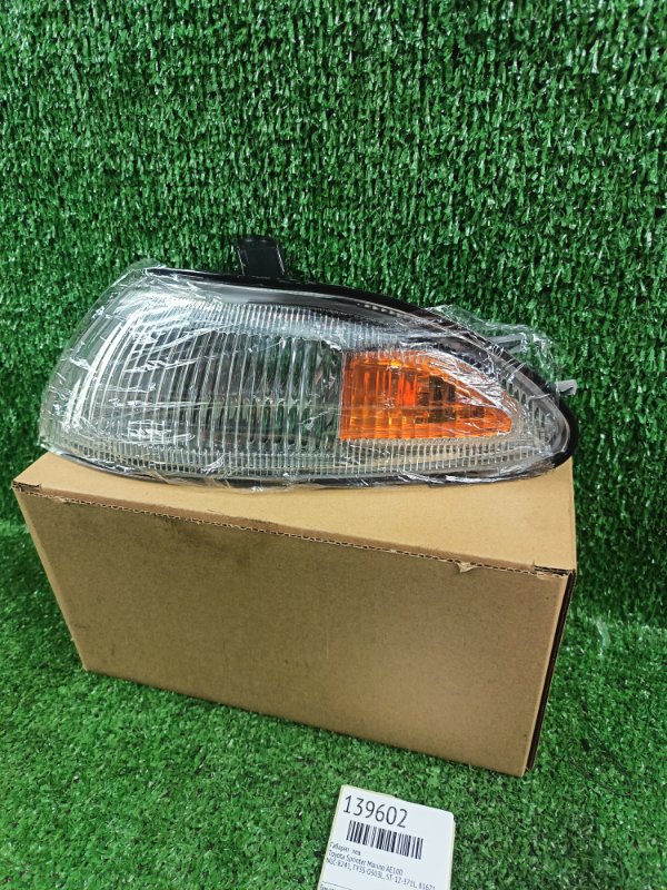 Габарит Toyota Sprinter Marino AE100 левый