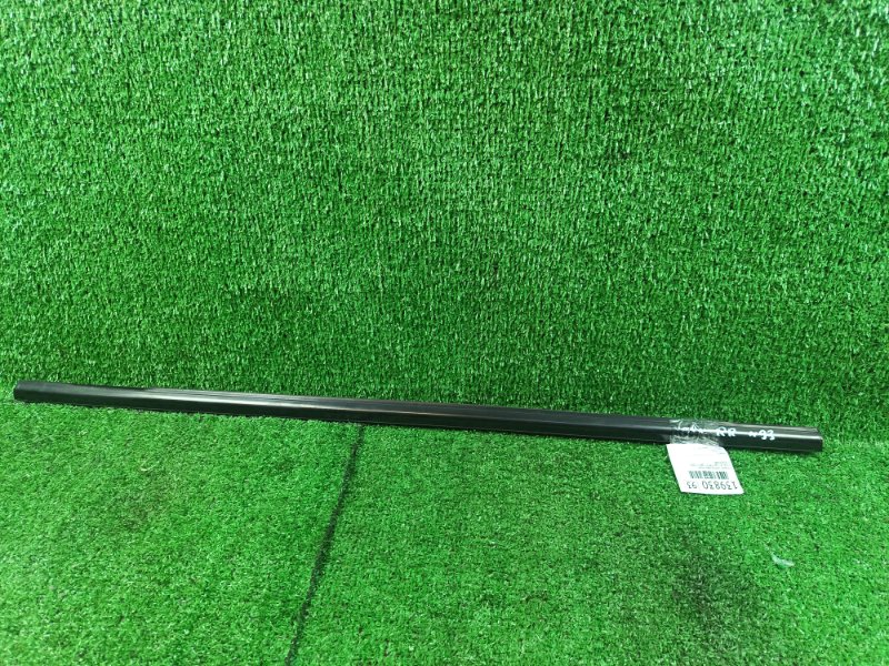 Молдинг стекла Nissan X-Trail TNT31 QR25 2008 задний правый (б/у)