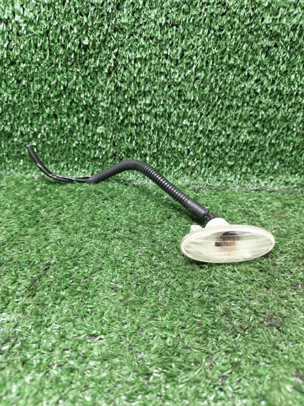 Повторитель в крыло Nissan Dualis J10 (б/у)