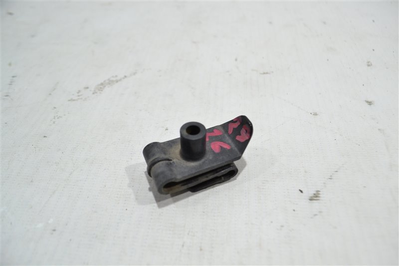 Крепление подкрылка Toyota Corolla/Fielder/Allex/Runx/Spacio NZE/ZZE120/121/122/123/124 1NZ 2006 (б/у)