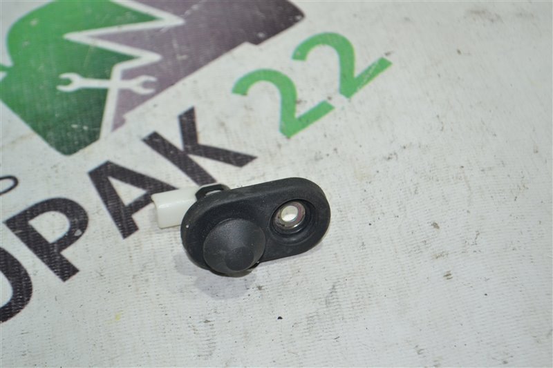 Концевик двери Toyota Corolla NZE124 2000 задний (б/у)