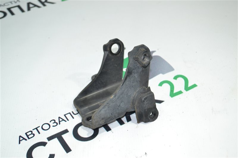 Кронштейн опоры ДВС Toyota Corolla Runx NZE121 1NZ 2005 задний (б/у)