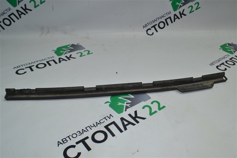 Водосток в жабо Toyota Corolla Runx NZE121 1NZ 2005 (б/у)