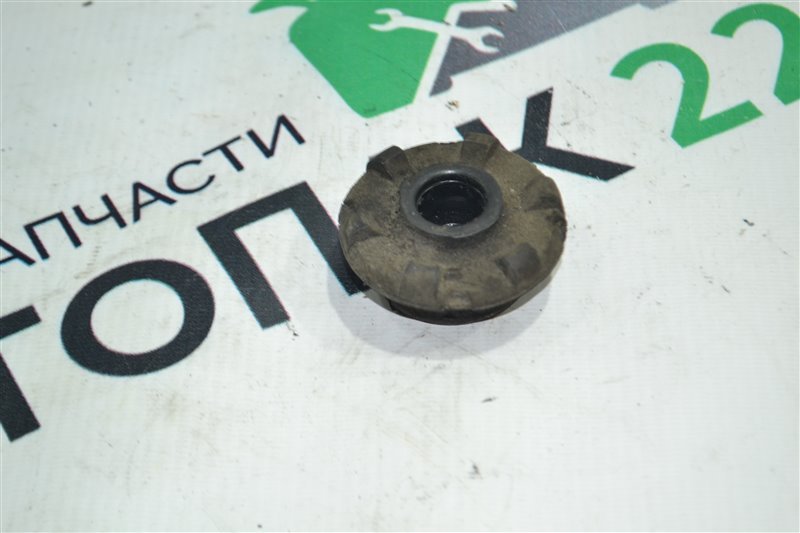 Подушка радиатора охлаждения Toyota Corolla Runx NZE121 1NZ 2005 (б/у)