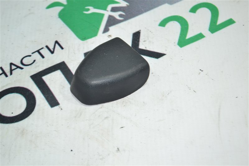 Заглушка ремня безопасности Toyota Corolla Runx NZE121 1NZ 2005 (б/у)