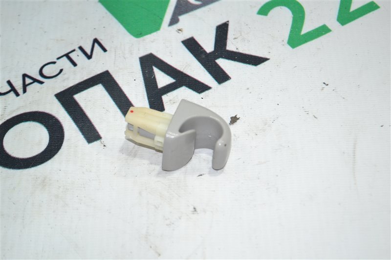 Крепление солнцезащитного козырька Toyota Corolla Runx NZE121 1NZ 2005 (б/у)