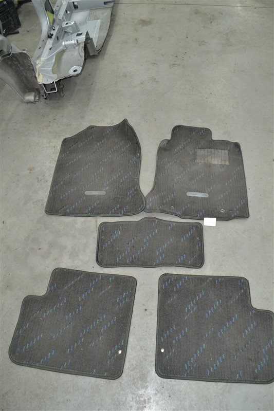 Коврики комплект Toyota Corolla Runx NZE121 1NZ 2005 (б/у)