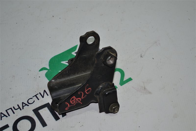 Кронштейн опоры ДВС Toyota Corolla NZE121 1NZ 2002 задний (б/у)