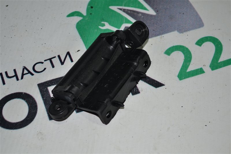 Крепление подлокотника Toyota Fielder NZE121 1NZ 2006 (б/у)