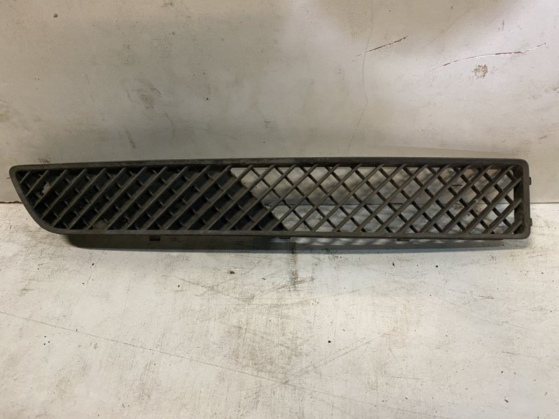 Решетка бампера передняя правая Chrysler Crossfire A1938850253 Б/У