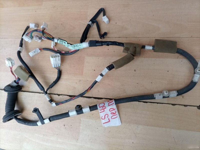 Проводка двери передняя правая LS460