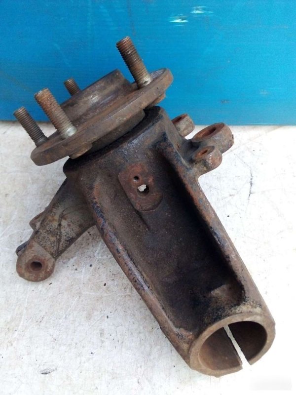 Кулак поворотный передний левый Mazda 3 BK Кулак поворотный передний левый Mazda 3 BK