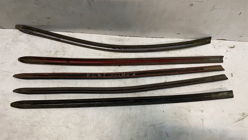 Молдинг двери задний 3 BK