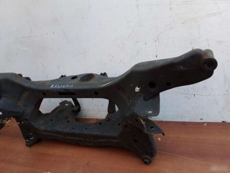 Балка подрамник задняя Nissan Qashqai J10
